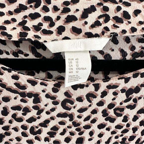 H&M Leopard Cheetah Animal Print Short Sleeve Pullover Shirt Blouse Tan Black 12 - Picture 3 of 4